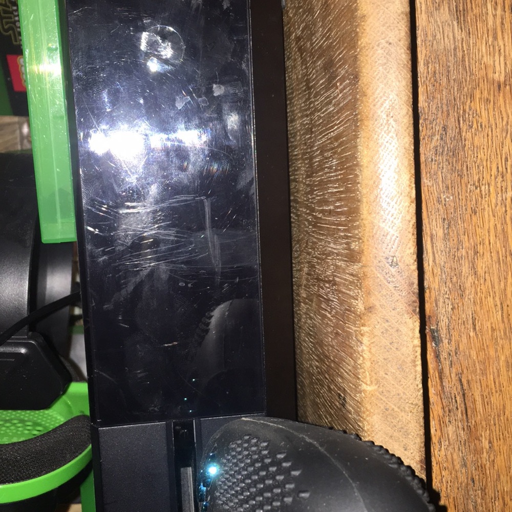 Xbox1 good condition! 4 games,Headset N controller - Picture 5 of 5